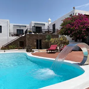 Casa Camelio , Mácher Spagna